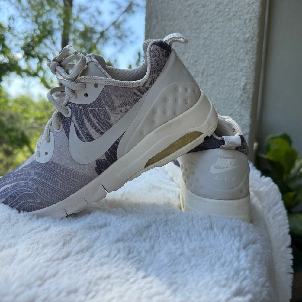 Nike Air Max Motion Low Leaf Pattern